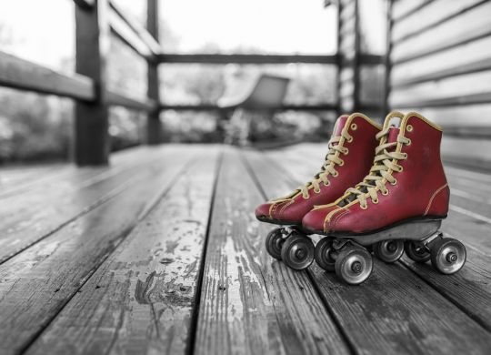 roller-skates-381216_1280