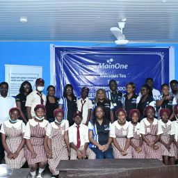 MAINONE SUPPORTS HOST COMMUNITY AS IT RENOVATES SCHOOL IN LAGOS